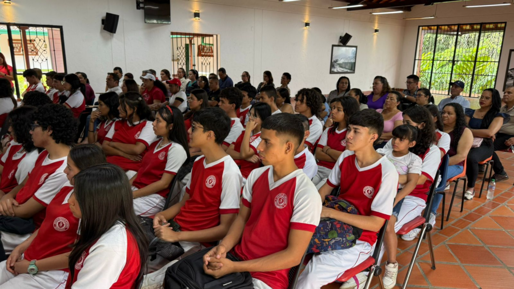 Aspecto de la clausura del convenio UIS-Colegio de Santander