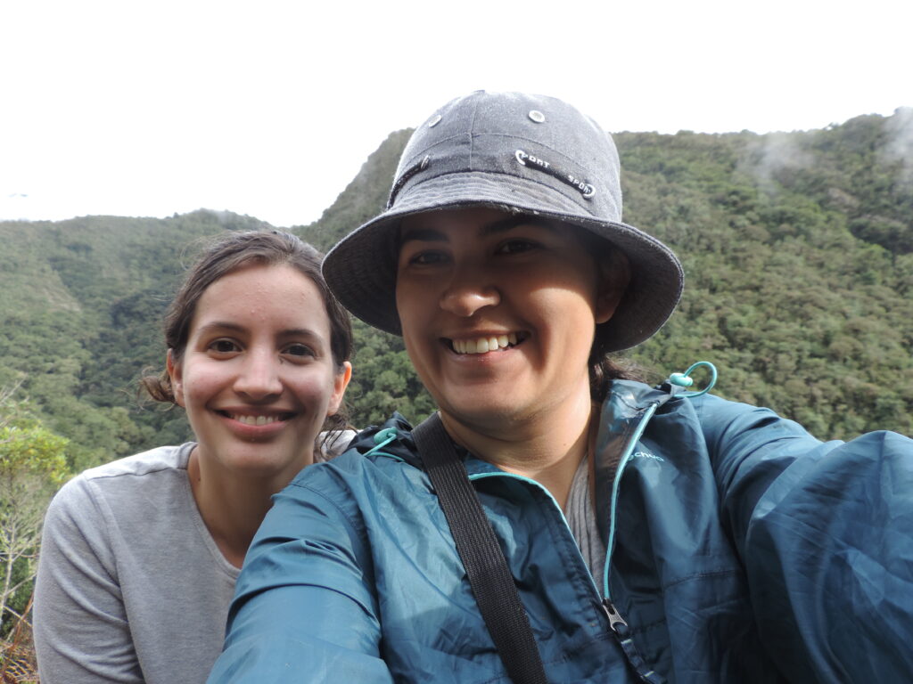 Heidy Caro, ingeniera forestal UIS; y Susana Arango, bióloga de la Universidad de Antioquia