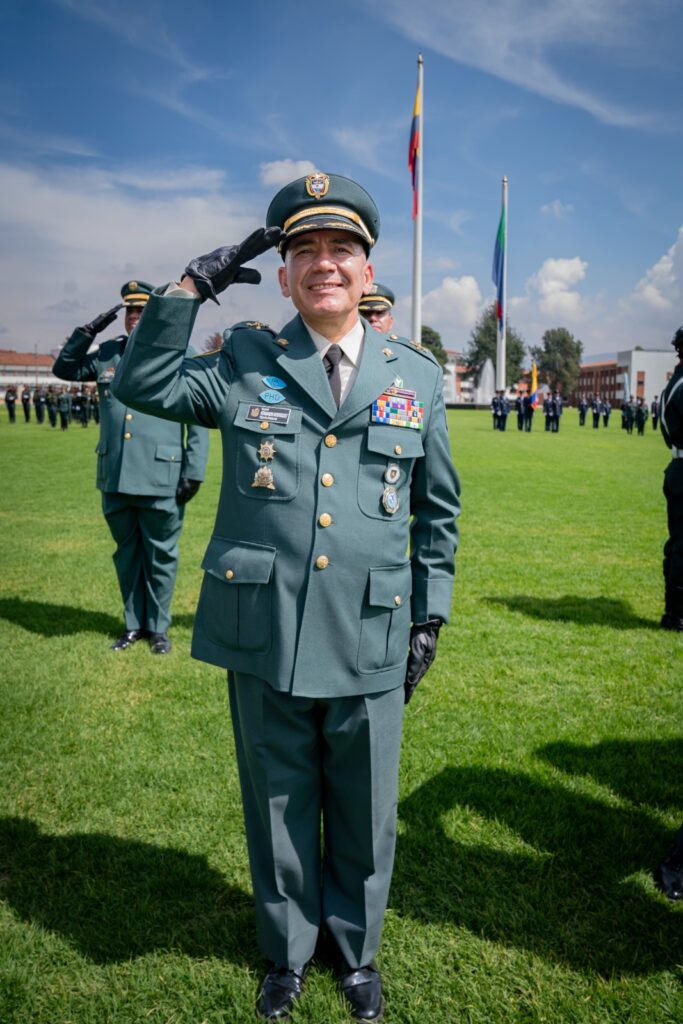 Luego de una brillante carrera militar como profesional, Rodríguez Uribe asciende al grado de Coronel.