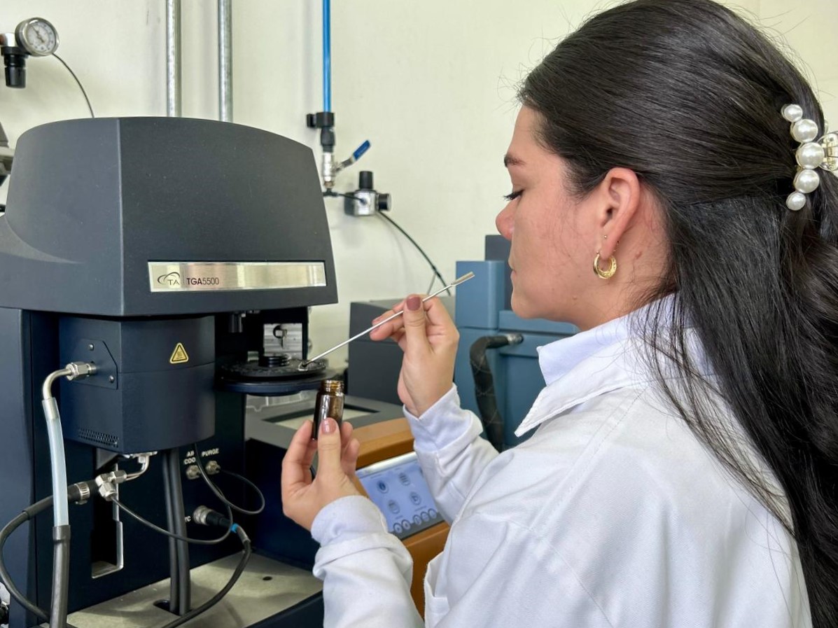 Yuly Fernanda López Contreras, profesora de la Escuela de Ingeniería Química.