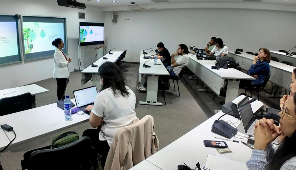 Seminario de Emprendimiento en Tecnologías de la Información en la UIS