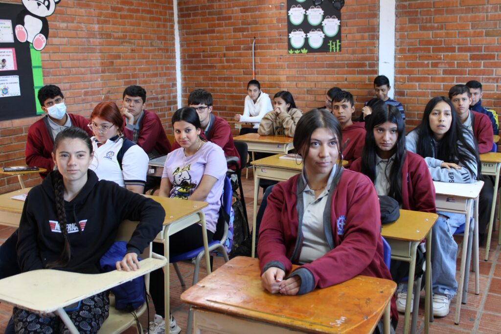 Estudiantes grado 11 colegio Custodio García Rovira