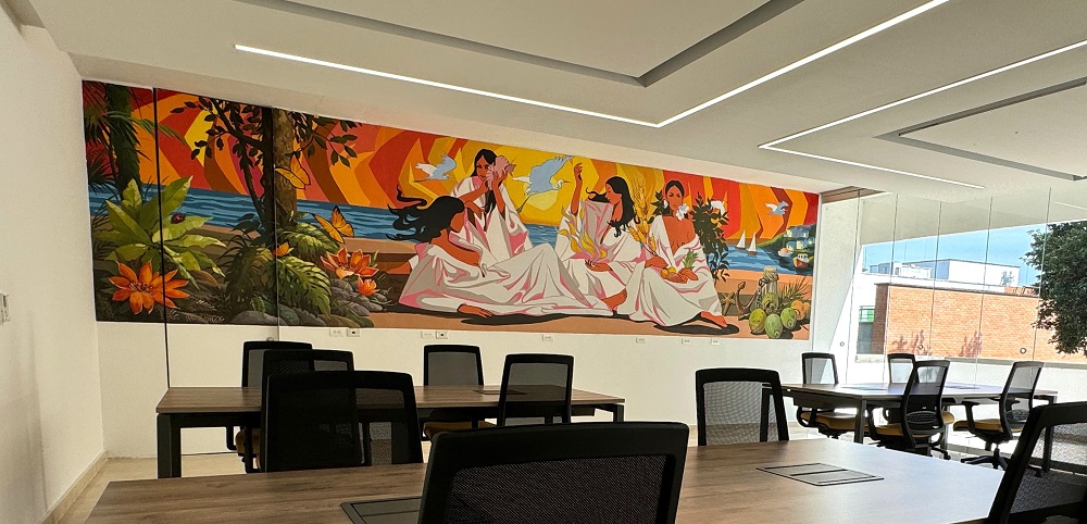 Mural en una parte del salón