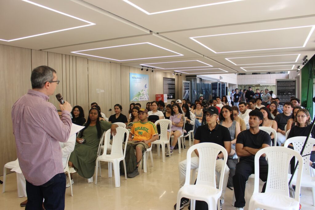 Asistentes a las actividades en el marco del 71 aniversario de la Escuela de Ingeniería Metalúrgica 