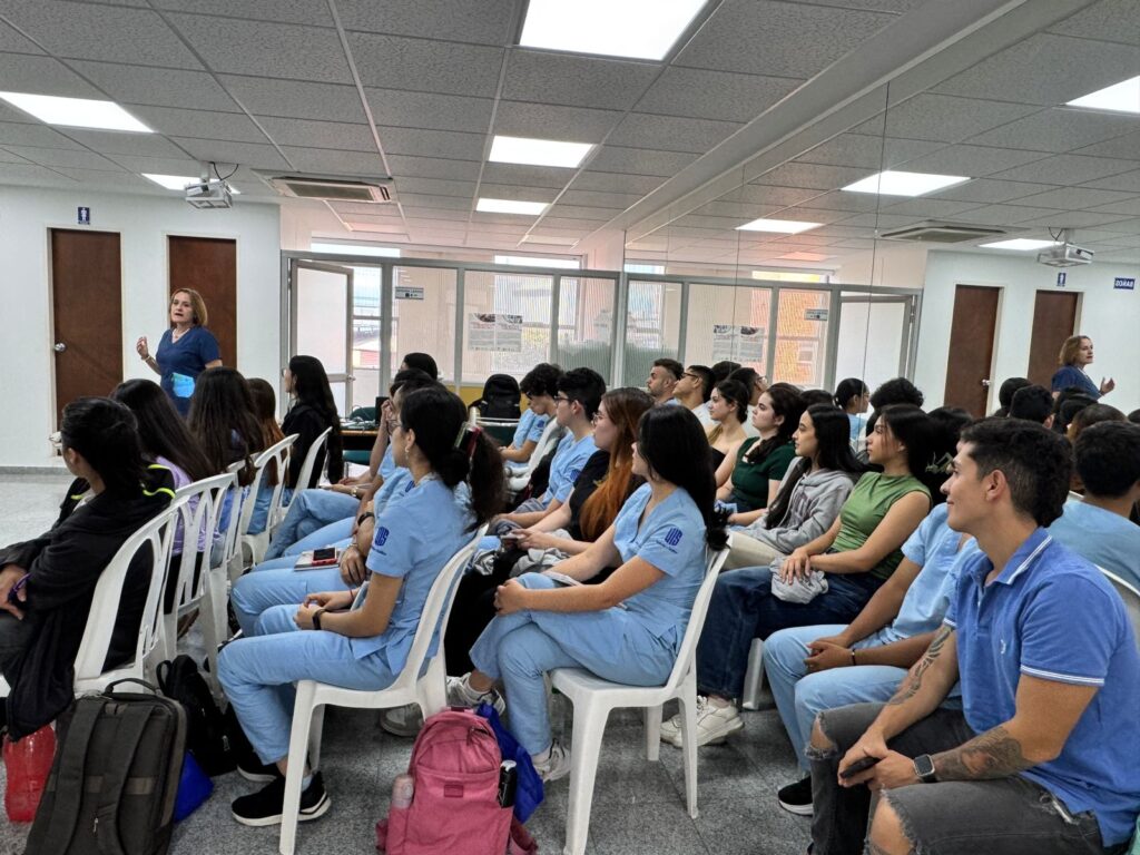 Estudiantes de Nutrición durante la inducción