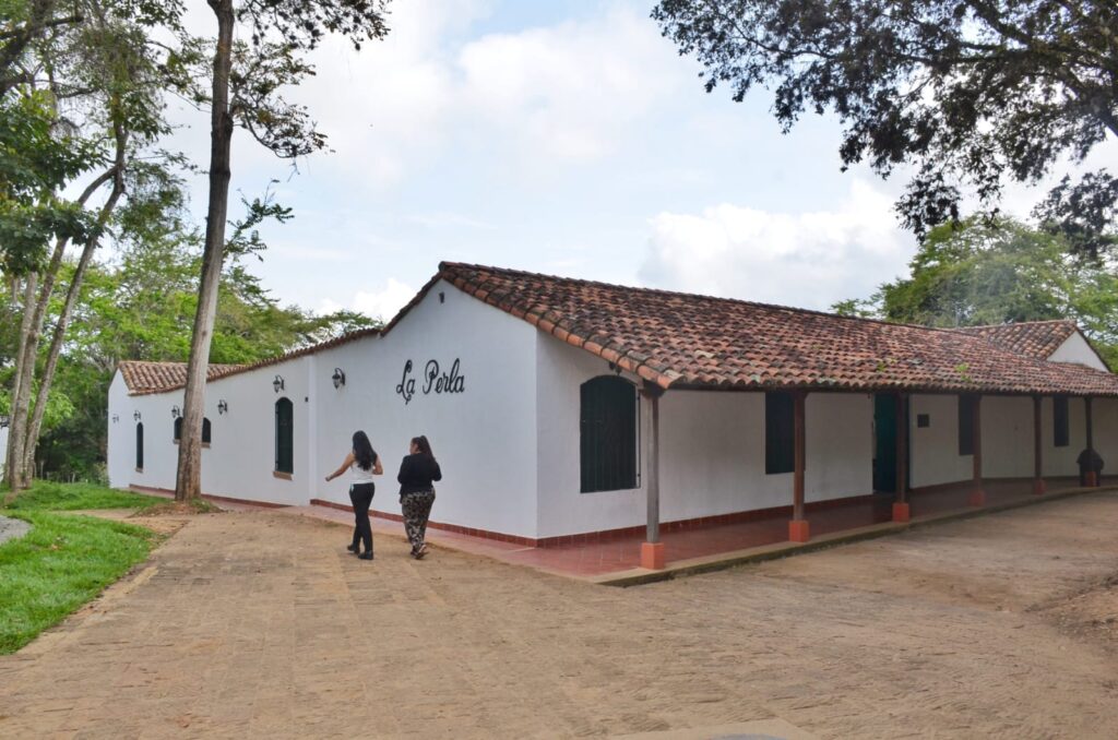 Casa de los Egresados, Casona La Perla