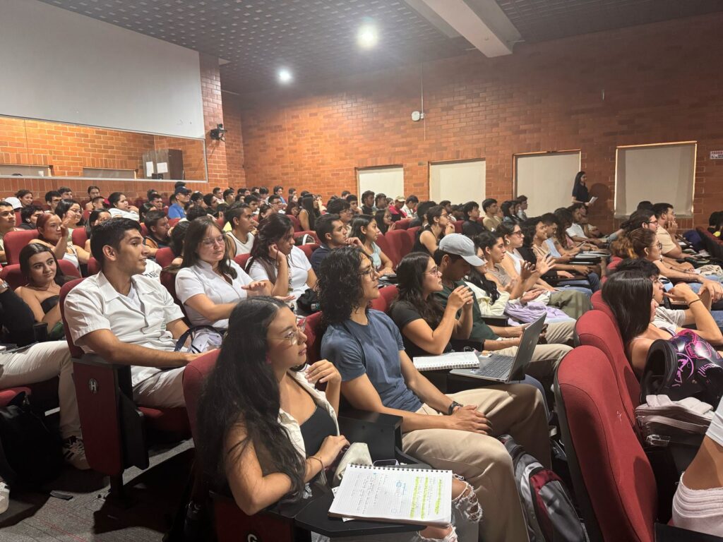 Estudiantes UIS participando en  Cátedra de Paz, Convivencia y Ciudadanía