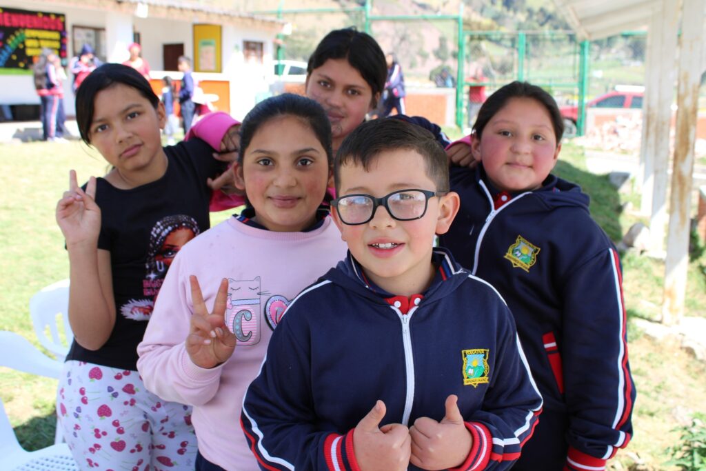 Estudiantes primaria Institución Educativa Jurado