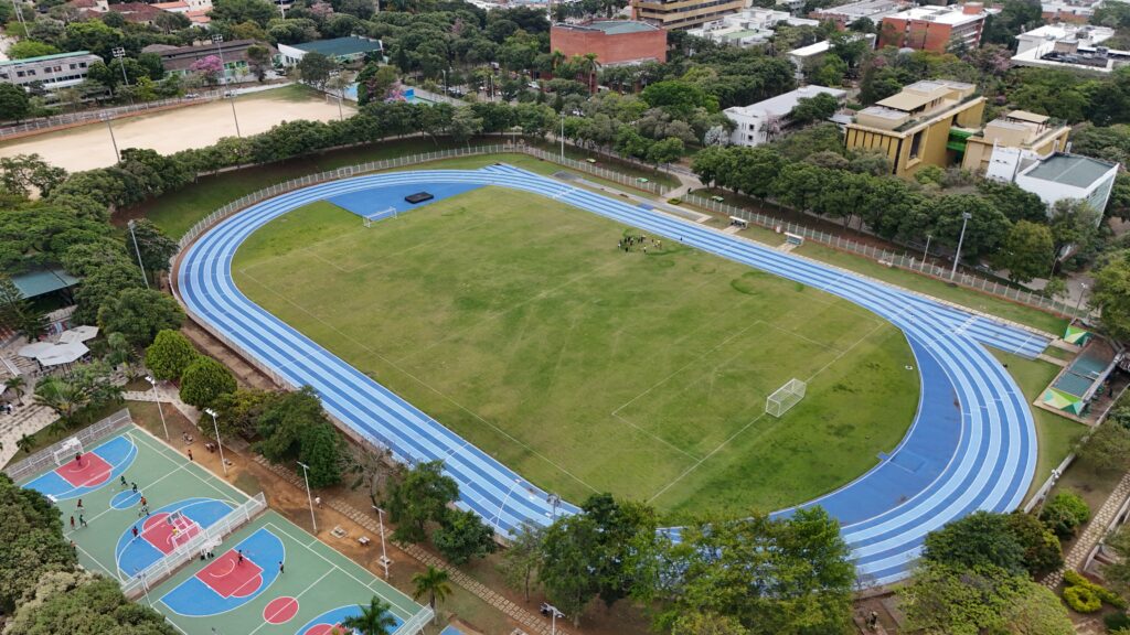 Imagen que muestra una vista aérea del Estadio Primero de Marzo.