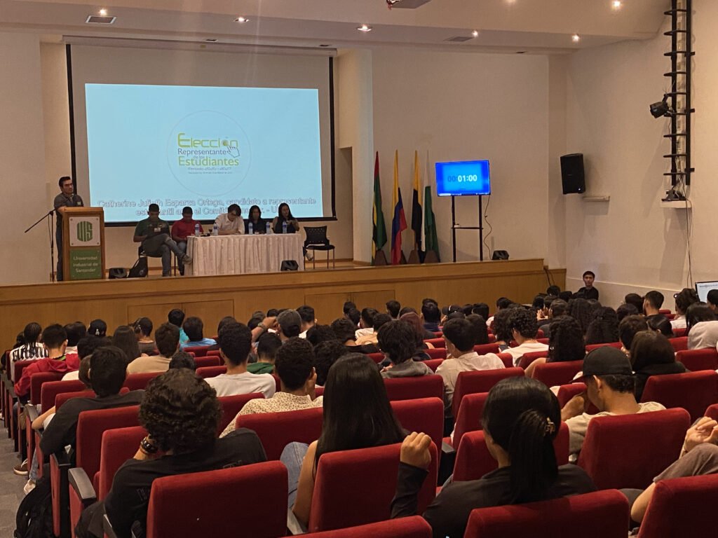 representantes en el auditorio Aula Máxima de la Sede UIS Barrancabermeja.