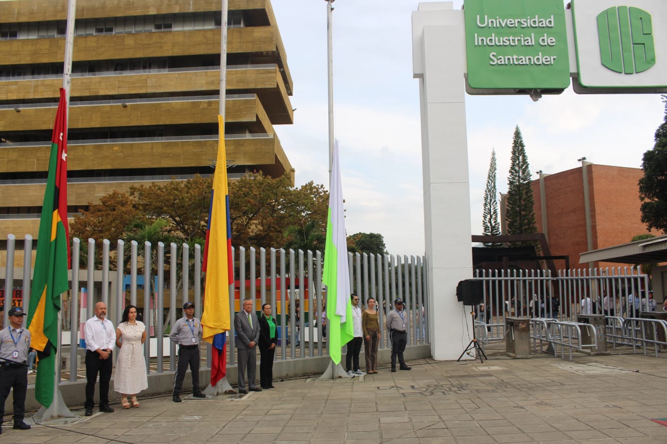 Imagen que muestra la fachada de la carrera 27.