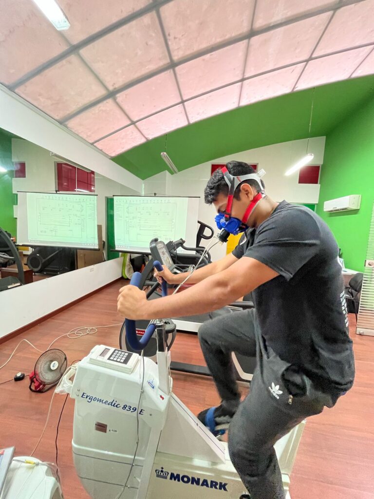 Student doing tests in the Physical Effort Laboratory.