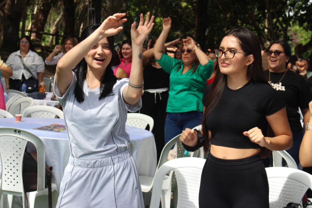 Participantes actividades lúdico deportivas del Día de la Secretaria UIS 2025