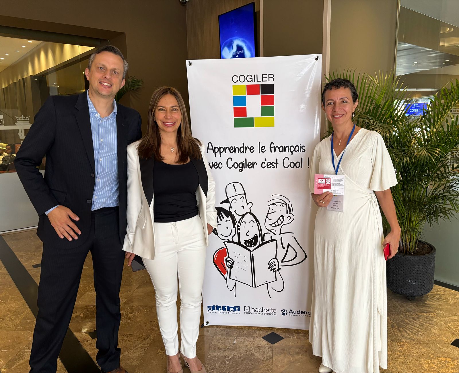 Profesora Edga Mireya Uribe Salamanca junto a organizadores de la jornada.
