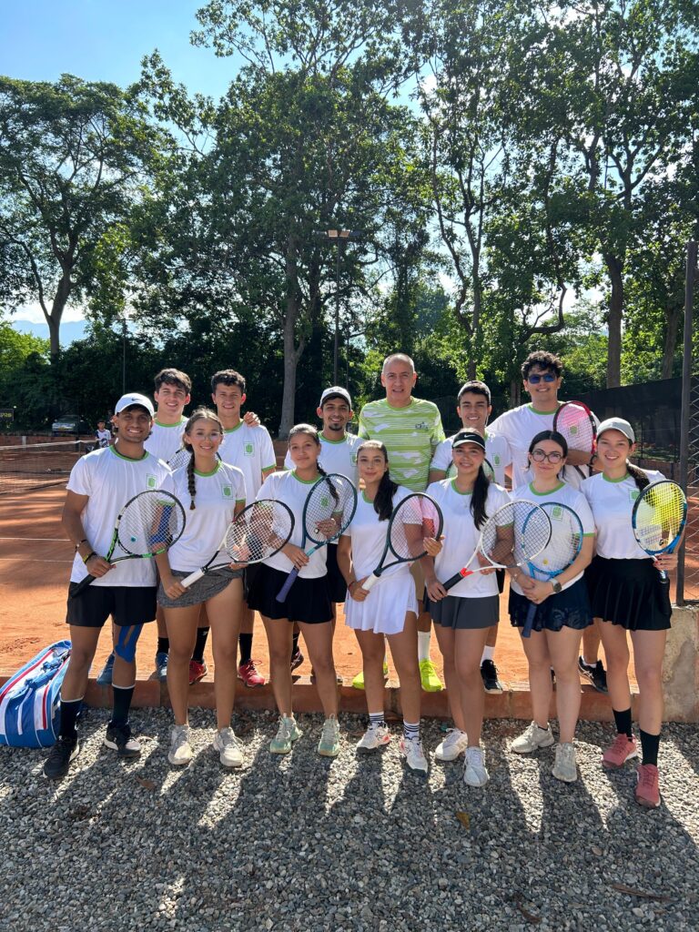 Image showing the members of the National Field Tennis Team.