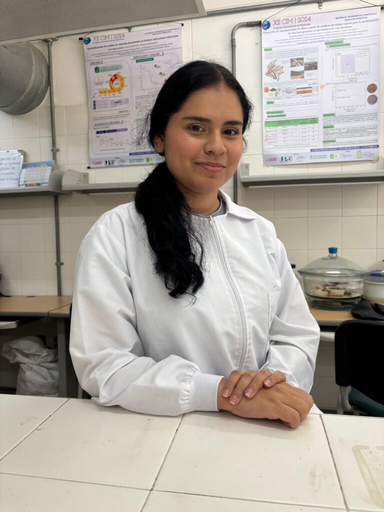 Student Daniela Vega Villamizar of Chemical Engineering.