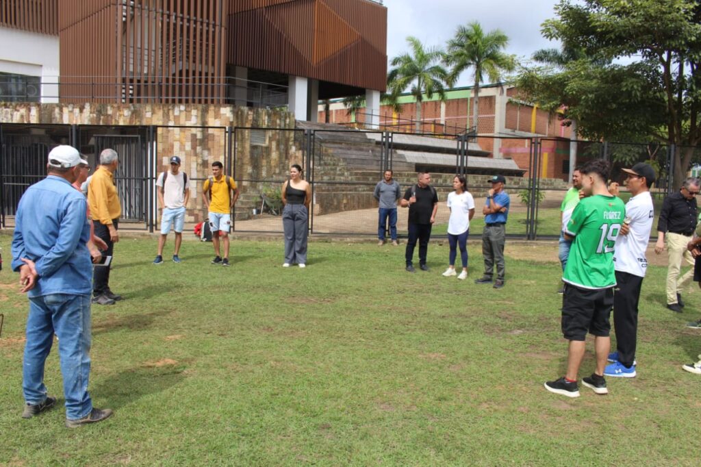Image showing Rector Porras presenting the progress of the remodeling.