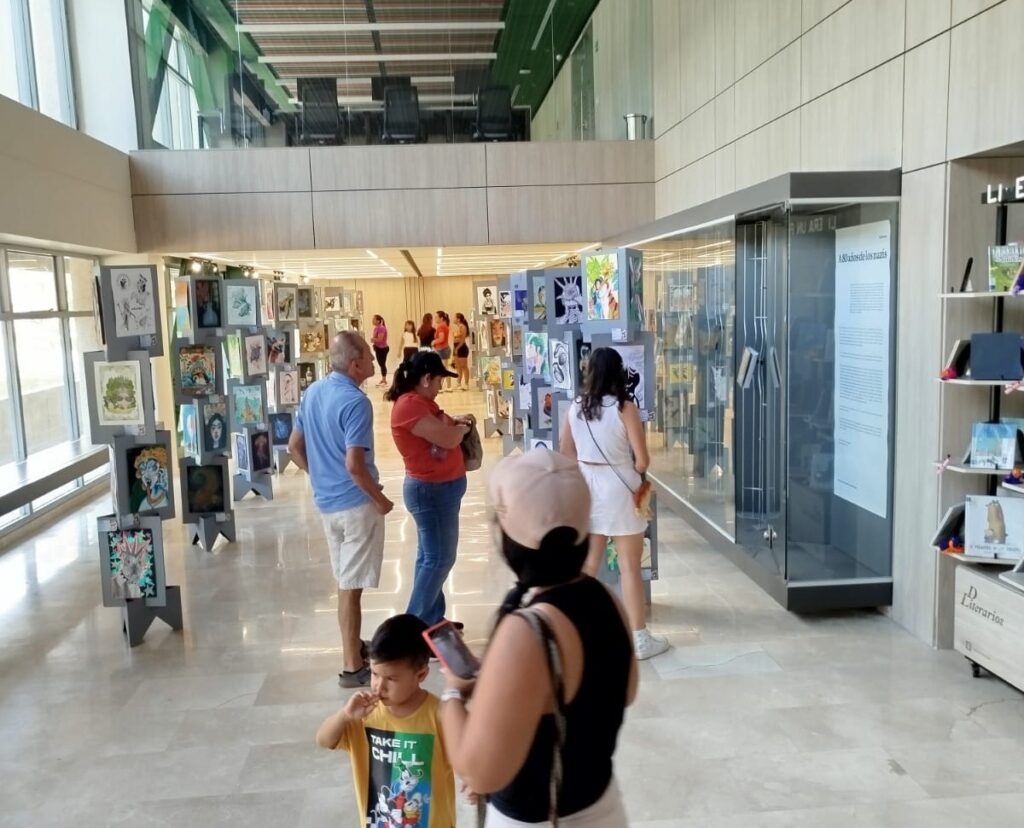 En la Biblioteca, espacios para el arte: exposición de estudiantes de Comunicación Visual, programa de Diseño Industrial.