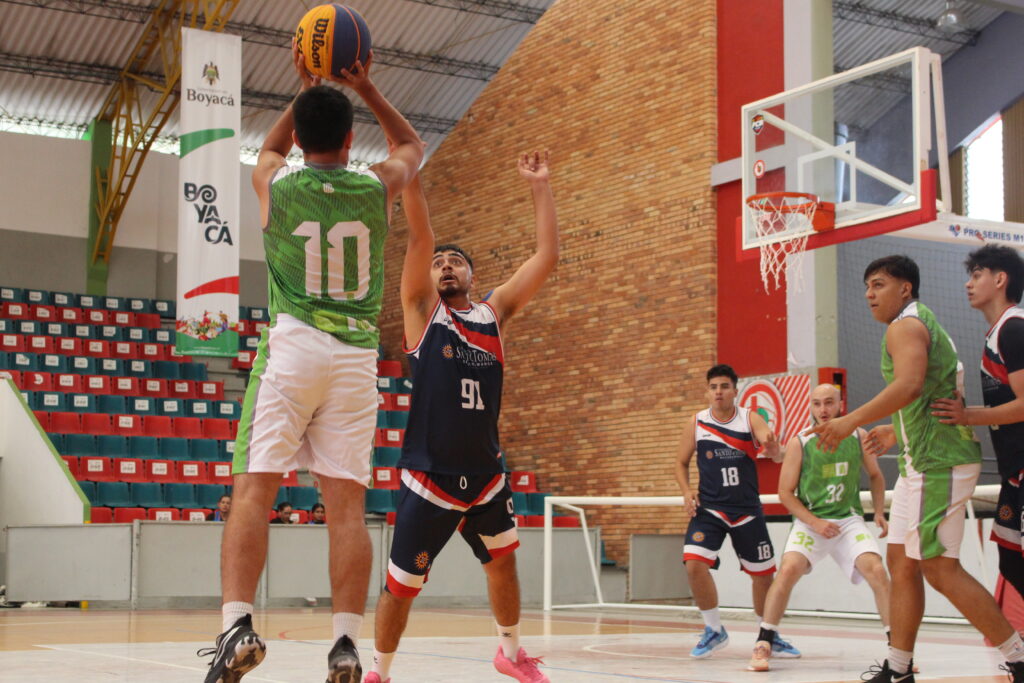 Imagen de una jugada de baloncesto 3x3