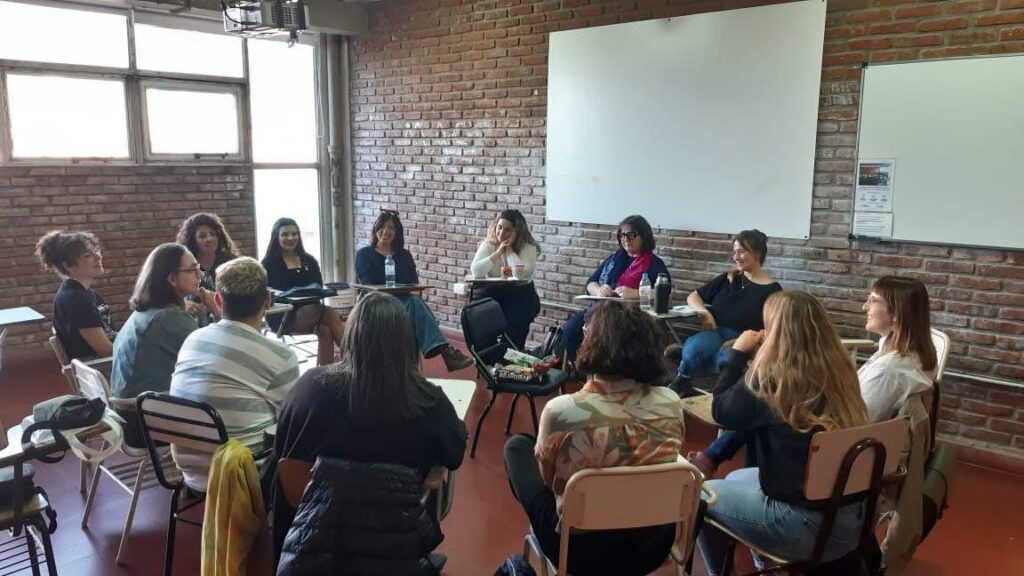 Focus group image of Raquel Méndez's work.