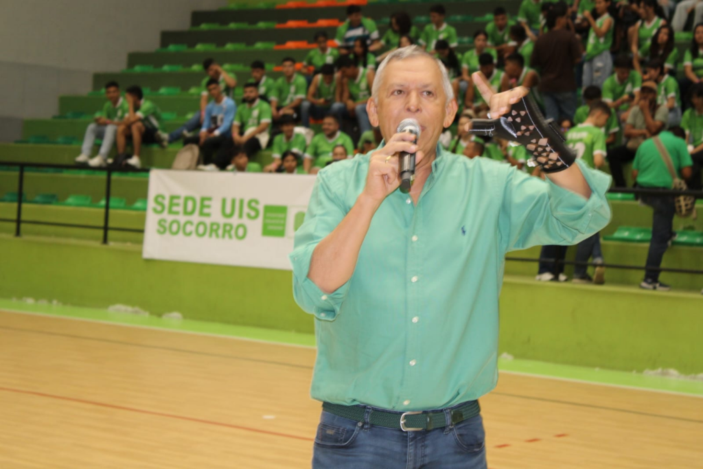 Rector, Hernán Porras saluda a las diferentes delegaciones regionales.
