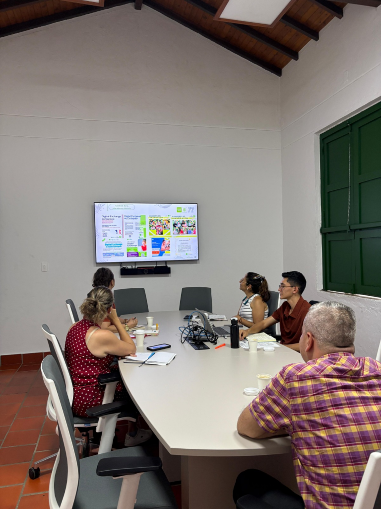 Directivos de Relex analizando las estrategias de internacionalización