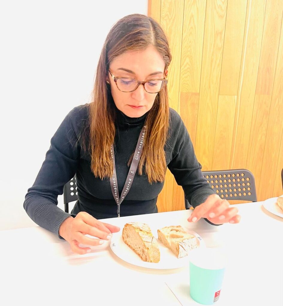 Fotografía participación de la profesora Edna Magaly Gamboa en España