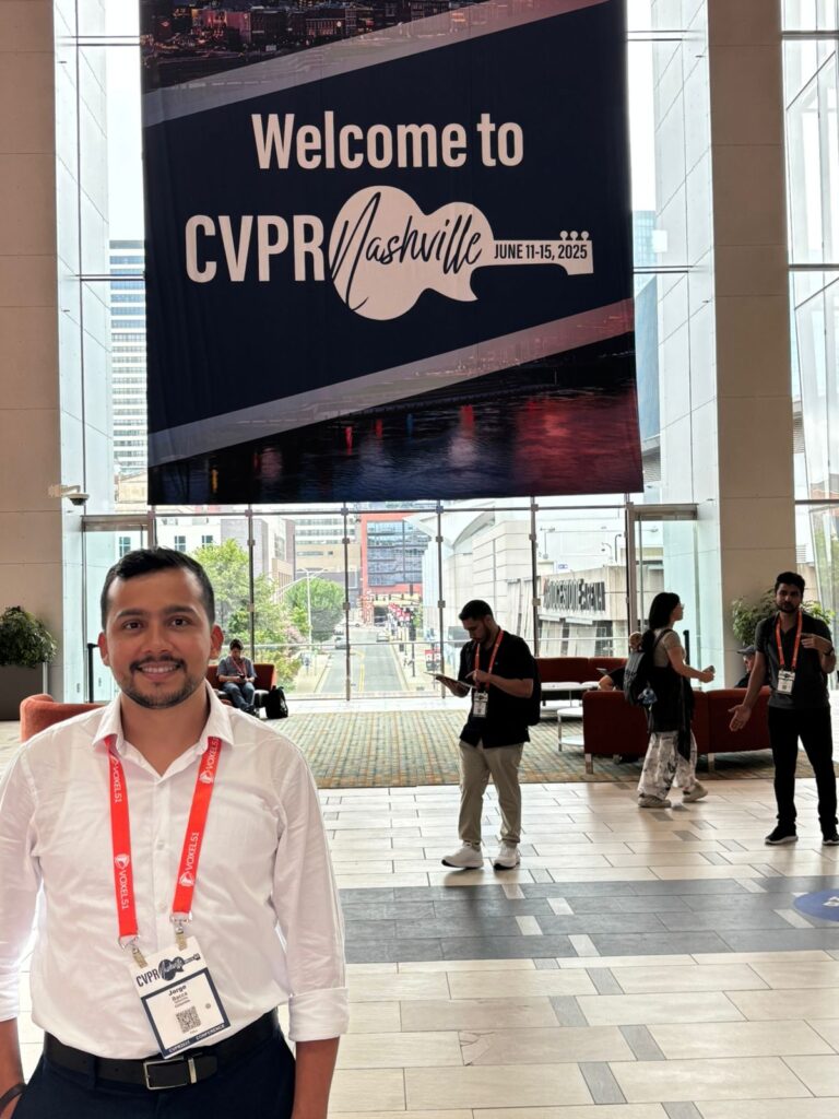 Fotografía profesor Jorge Bacca representando a la UIS en CVPR 2025