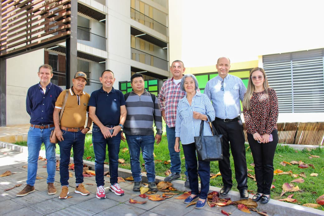 Gestores sociales y empresa consultora de Saravena visitan UIS campus Floridablanca.