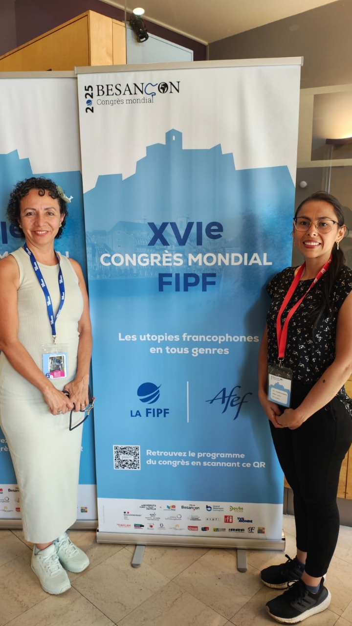 profesoras Edga Mireya Uribe Salamanca y Luz Dary Cáceres Guerrero en el Congreso Internacional