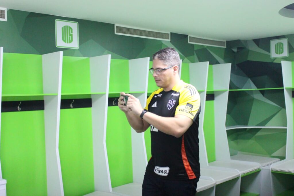 Imagen del delegado de Atlético Mineiro en la UIS.