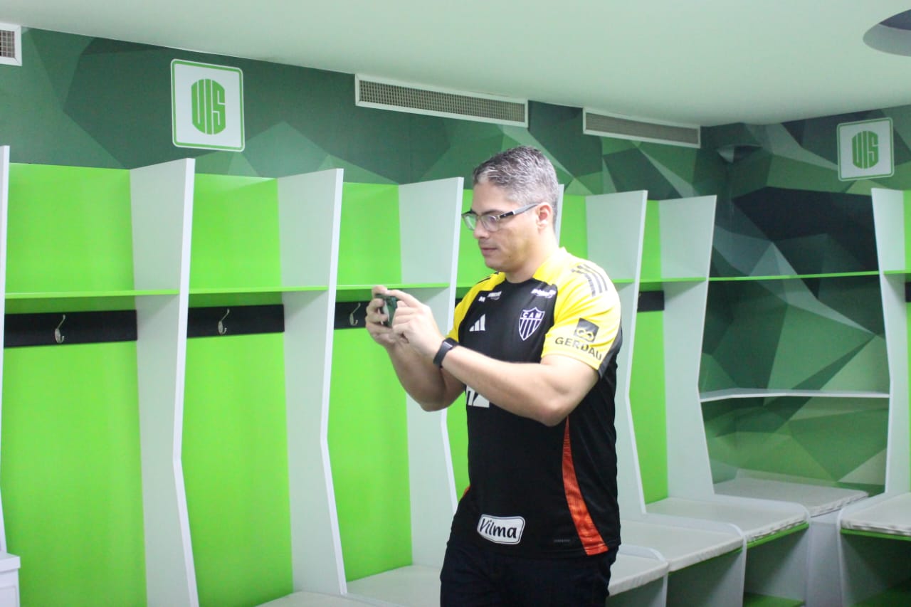 Imagen del delegado de Atlético Mineiro en la UIS.