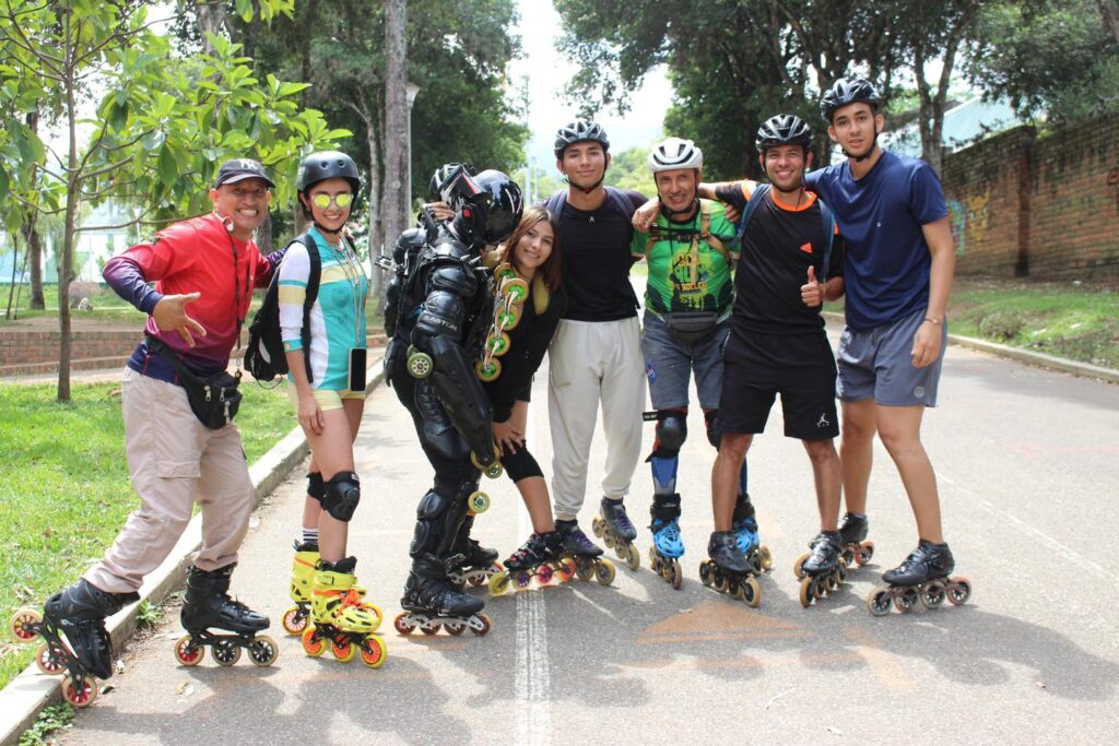 Patinadores participan de Vecinos y Amigos en la UIS 2025.