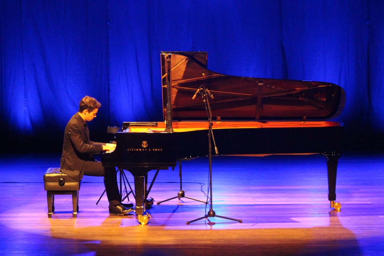 Imagen que muestra el concierto de Enrique Lapaz