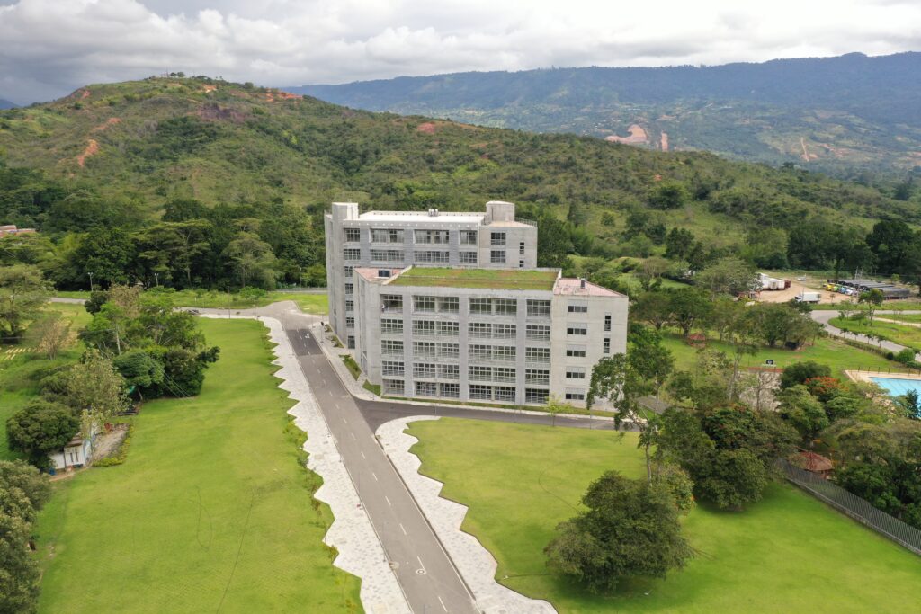 Fachada de edificio del Parque Tecnológico Guatiguará PTG