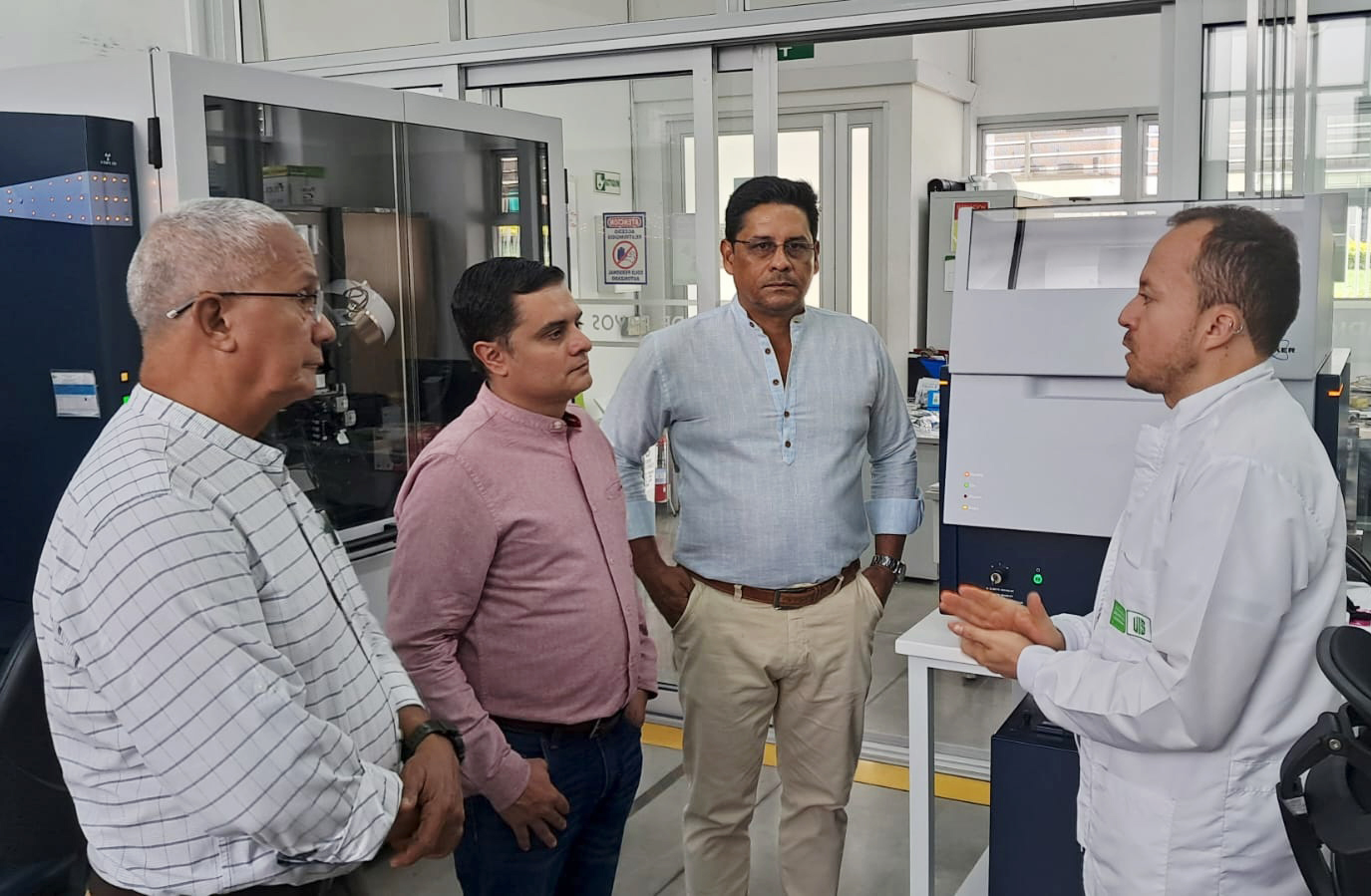 UIS recibió visita del director de investigación de Fedecacao.