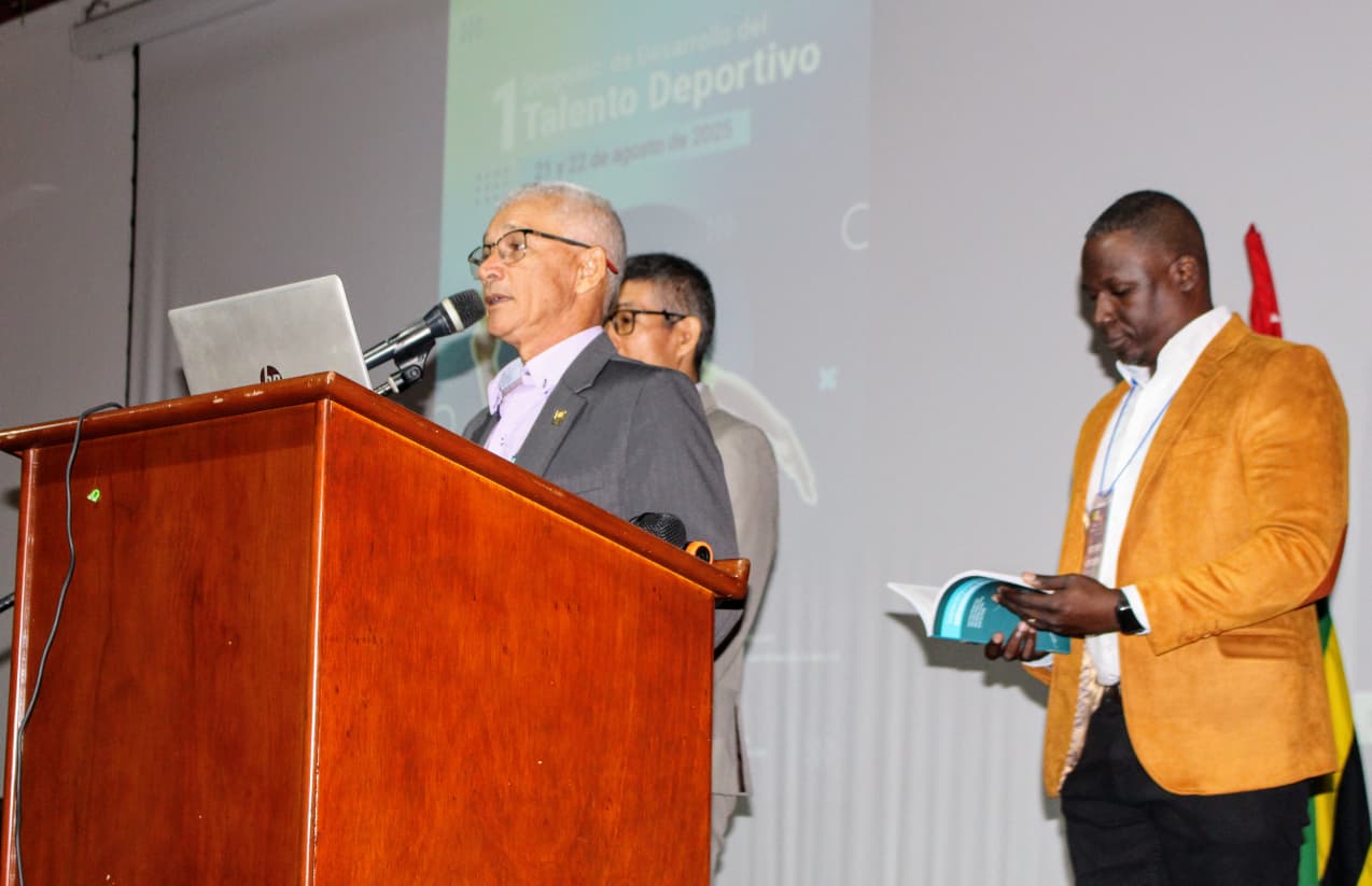 Autores del libro “Sustentos teóricos y metodológicos del entrenamiento deportivo”.