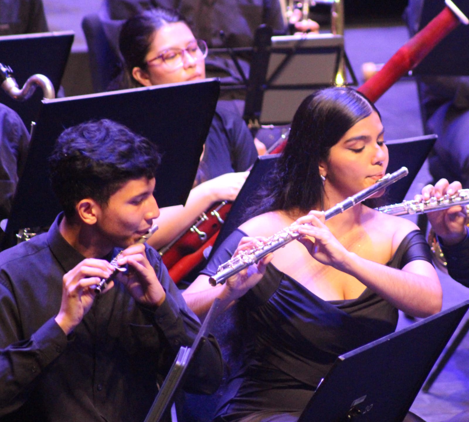 Imagen que muestra a integrantes de la Banda Sinfónica.