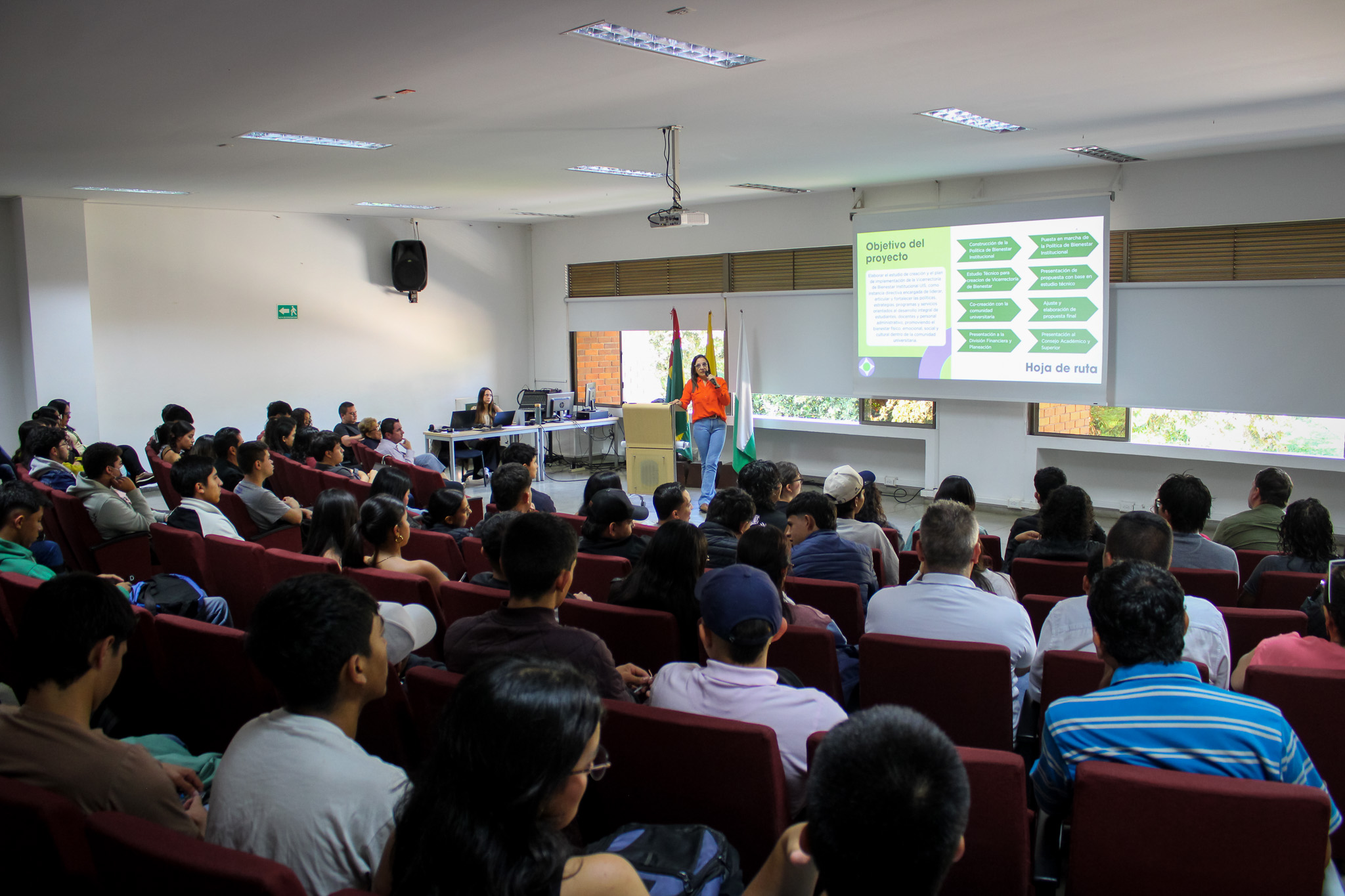 Estudiantes UIS de la Sede Barbosa asistentes a la jornada de cocreación de la Vicerrectoría de Bienestar