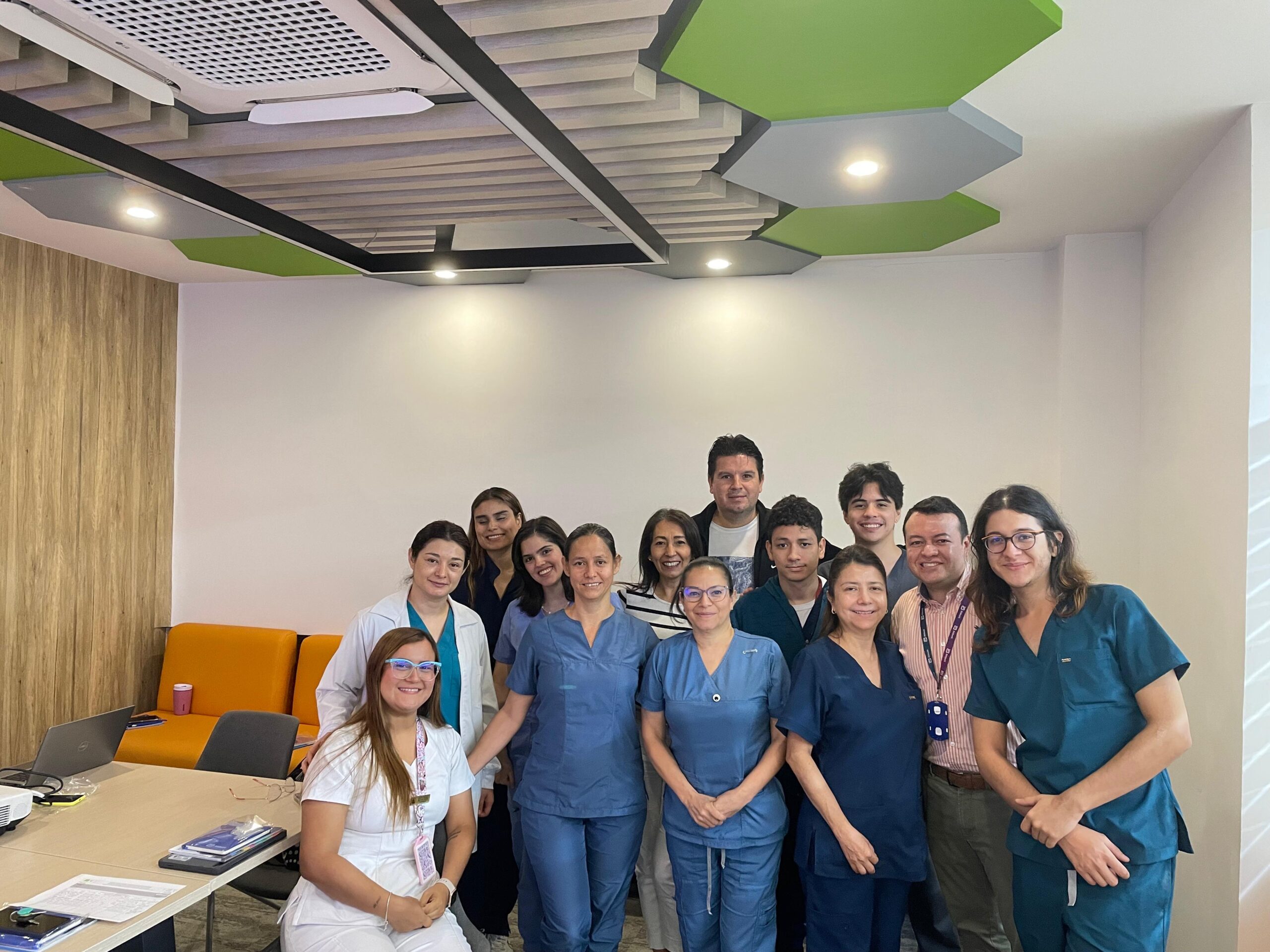 Equipo de laboratorio clínico y bienestar