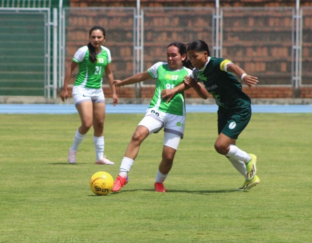 Selección femenina de fútbol UIS.