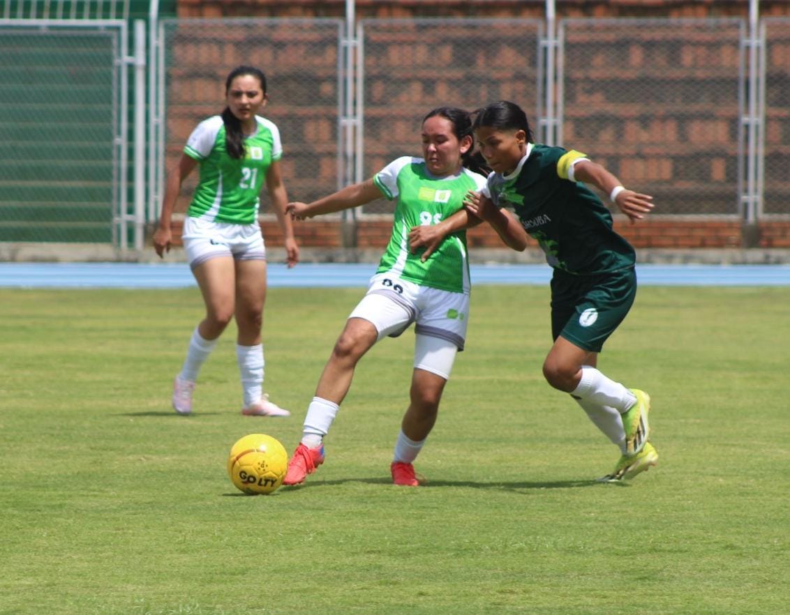 Selección femenina de fútbol UIS.
