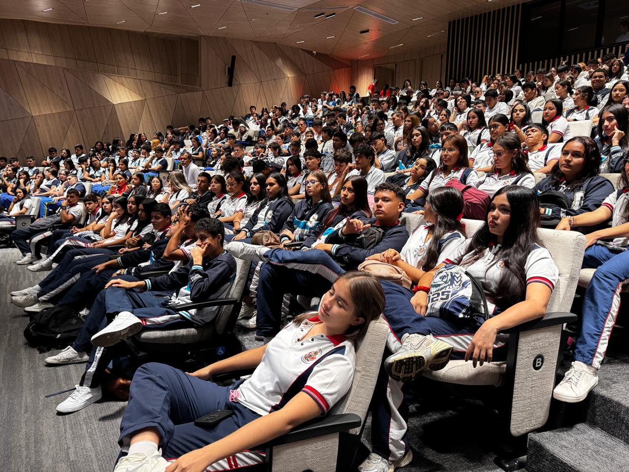 Estudiantes de Colegio de grado 11