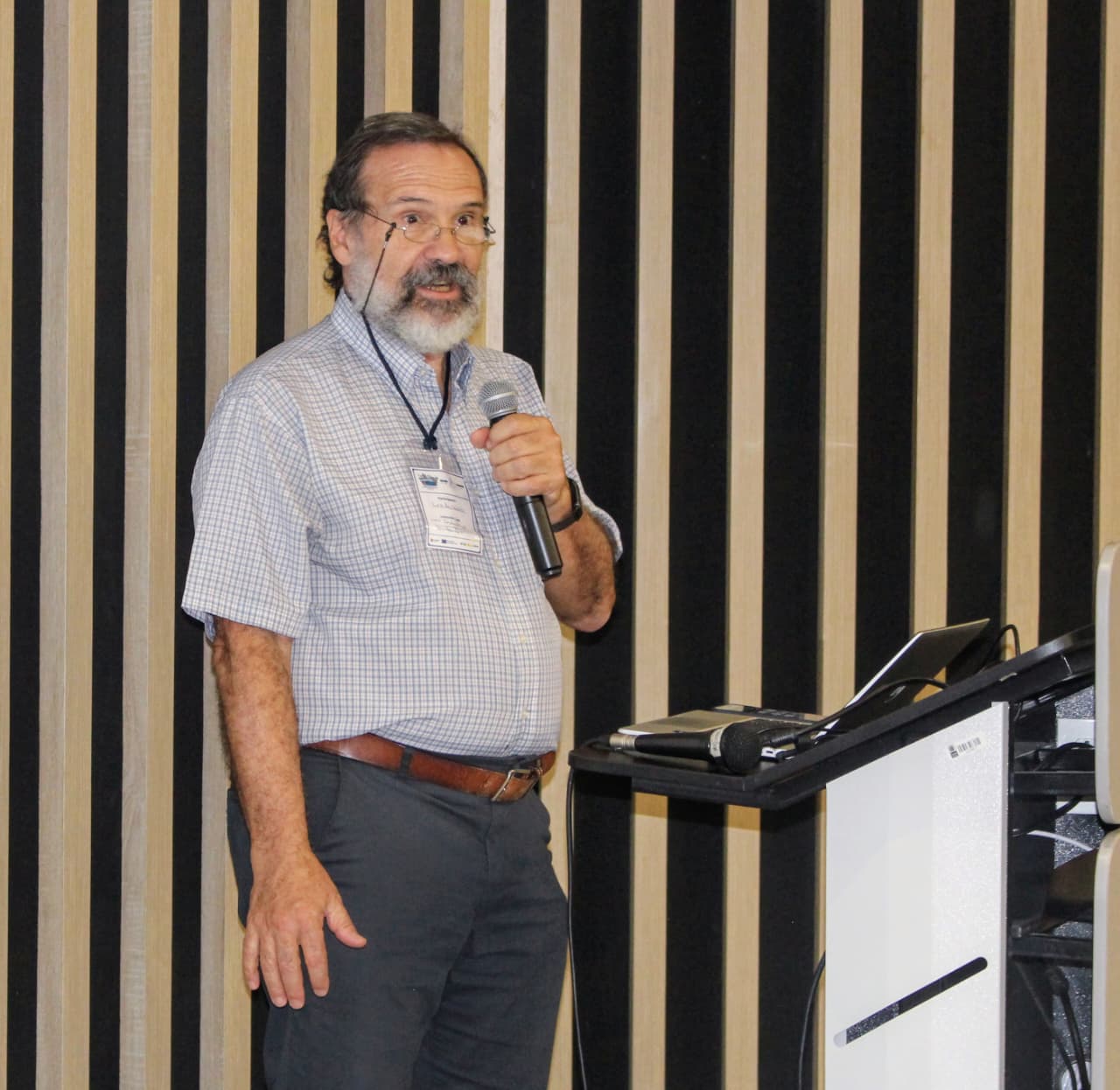 Luis Núñez, profesor de la Escuela de Física UIS.