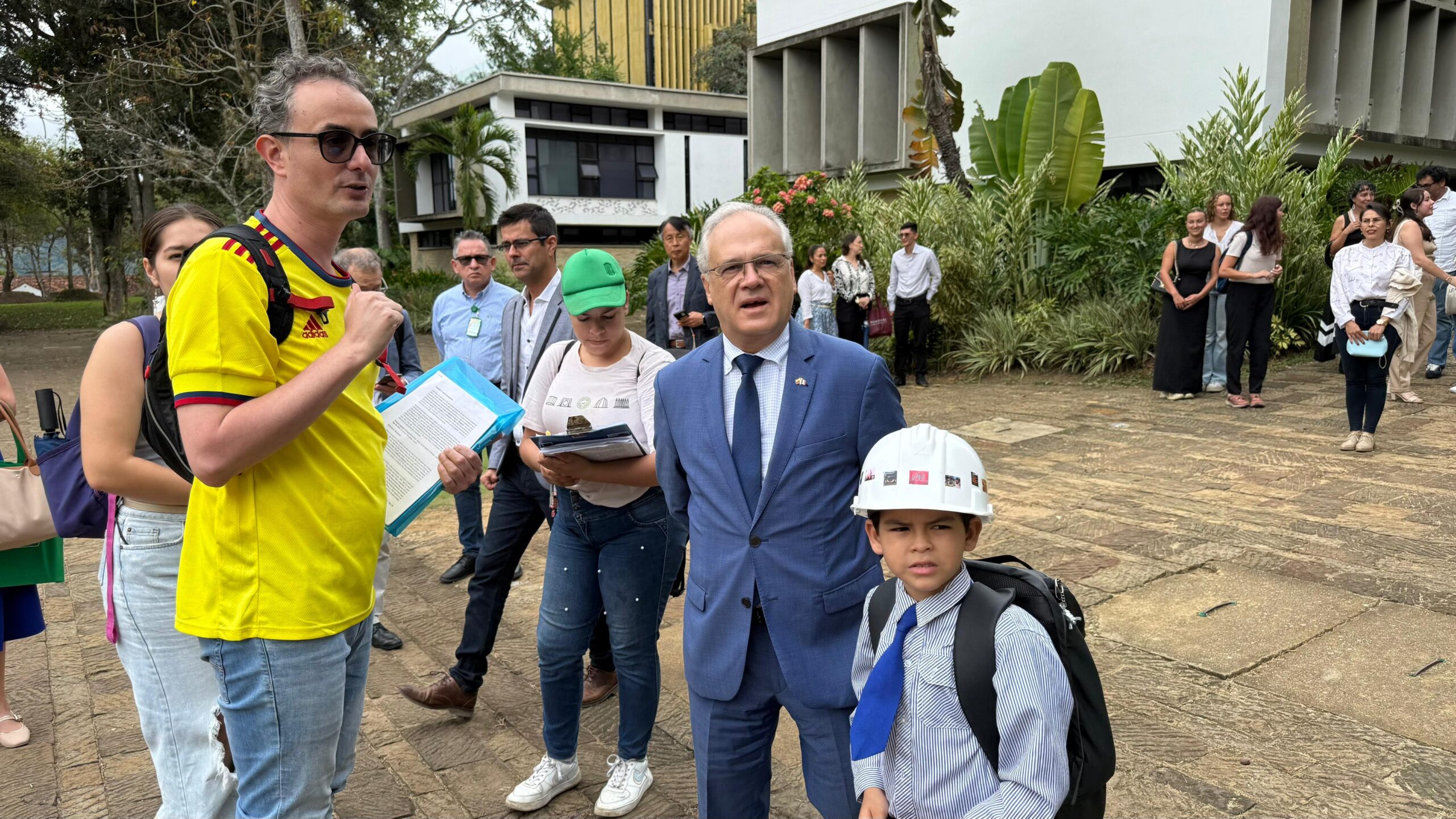 Visita Embajador de Francia