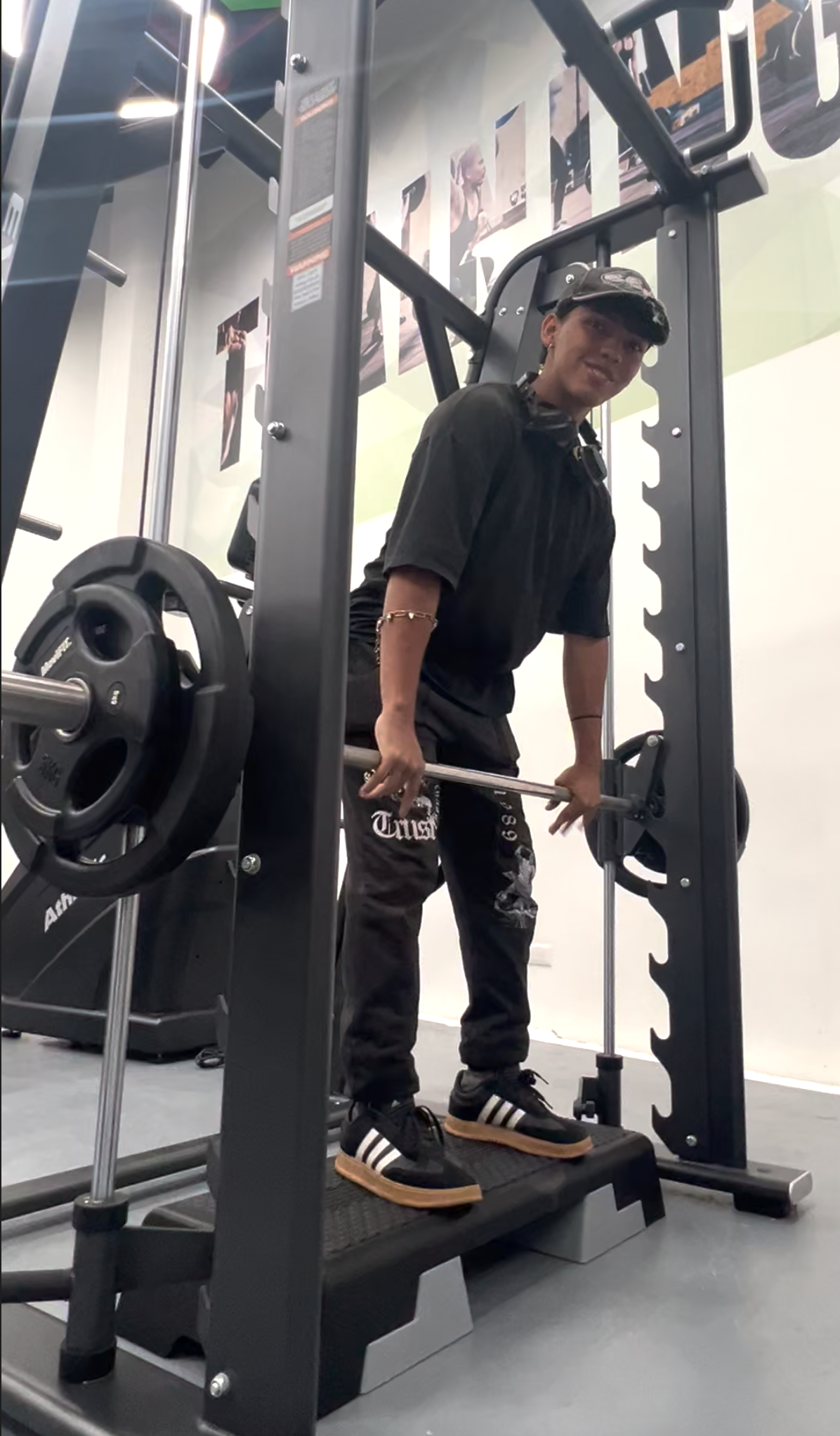 Estudiante en el gimnasio