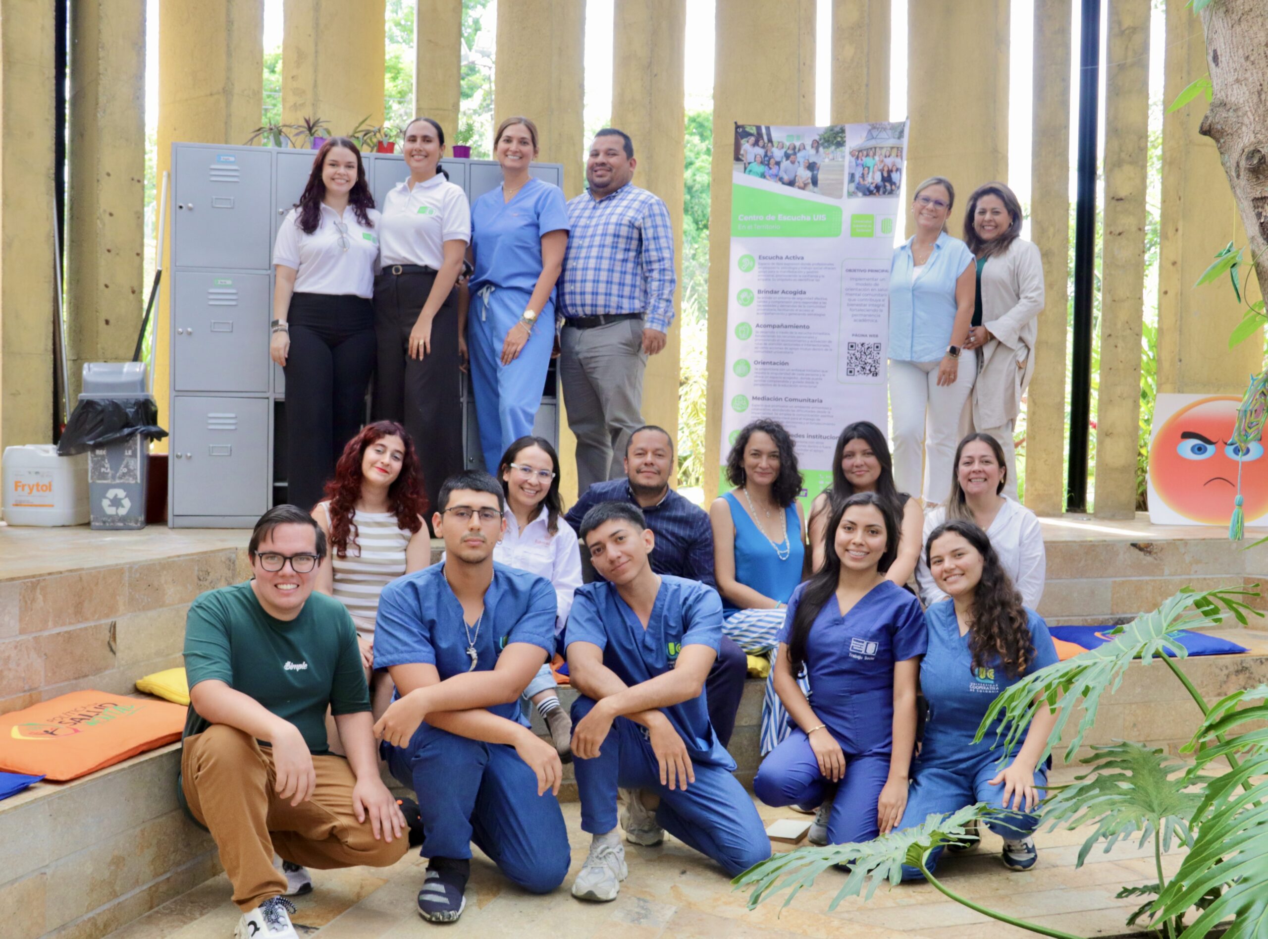 Visita del MEN al Centro de Escucha UIS