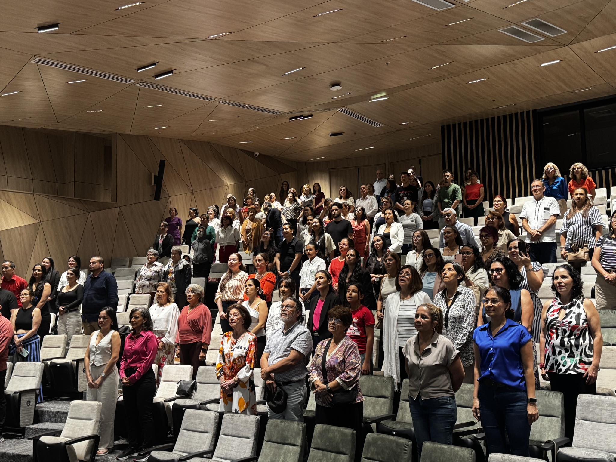 Asistentes encuentro de egresados