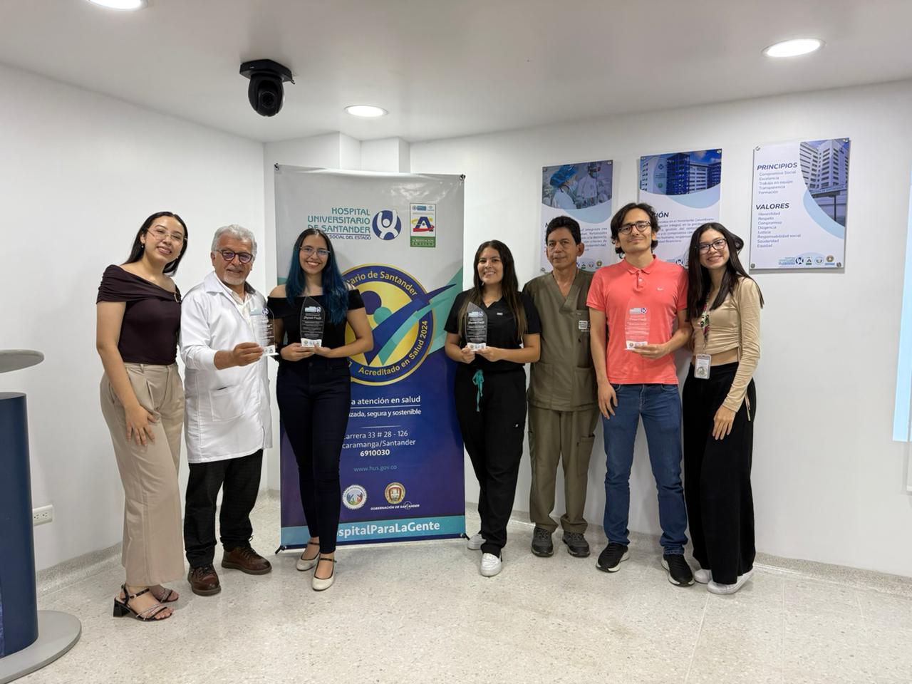 Ganadores y profesores UIS