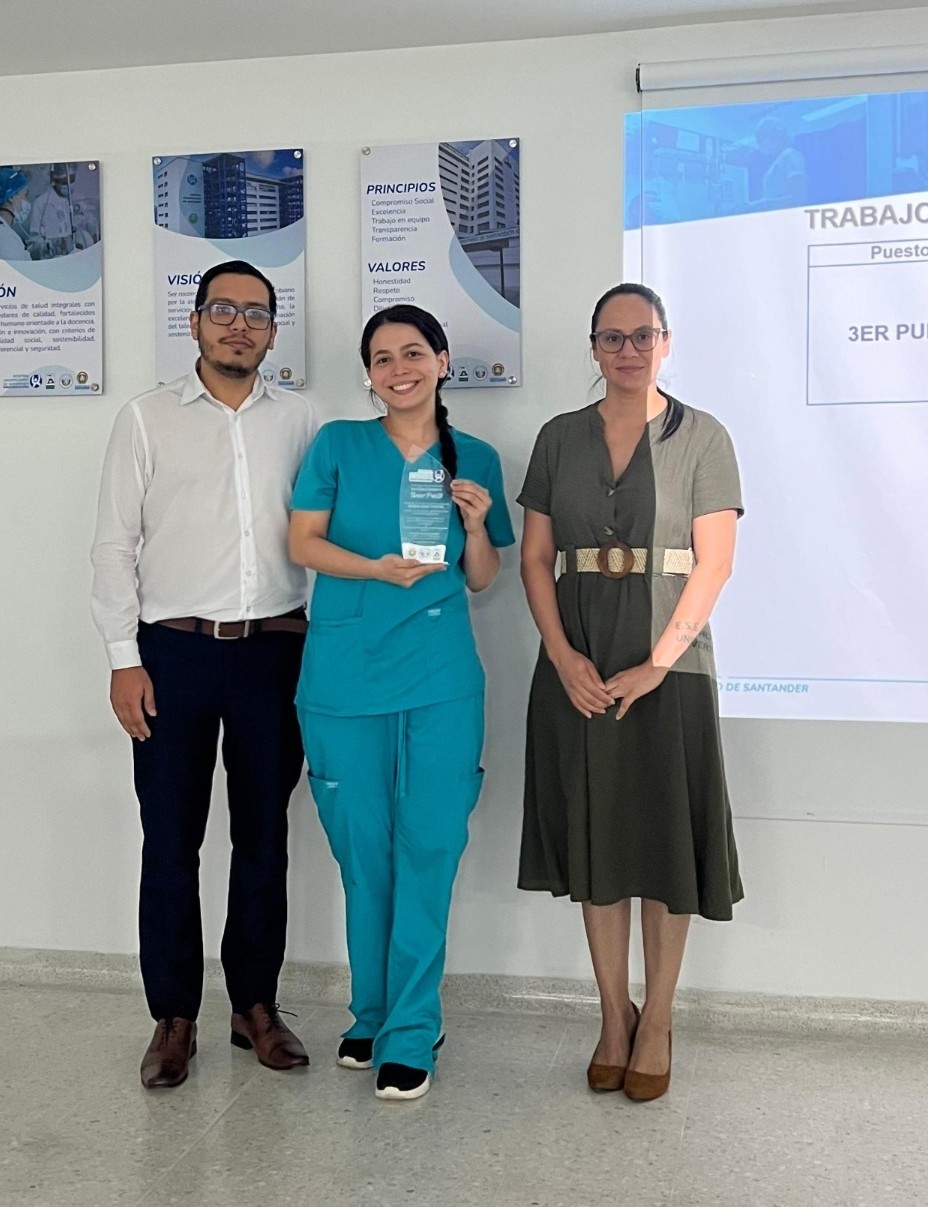 Premiación durante el foro HUS